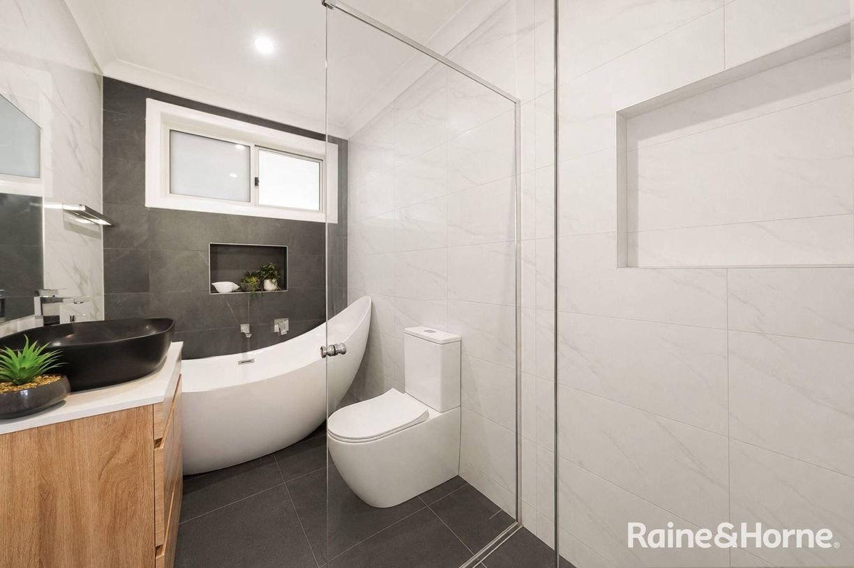 24 Amru Crescent — photo 10 of 14
