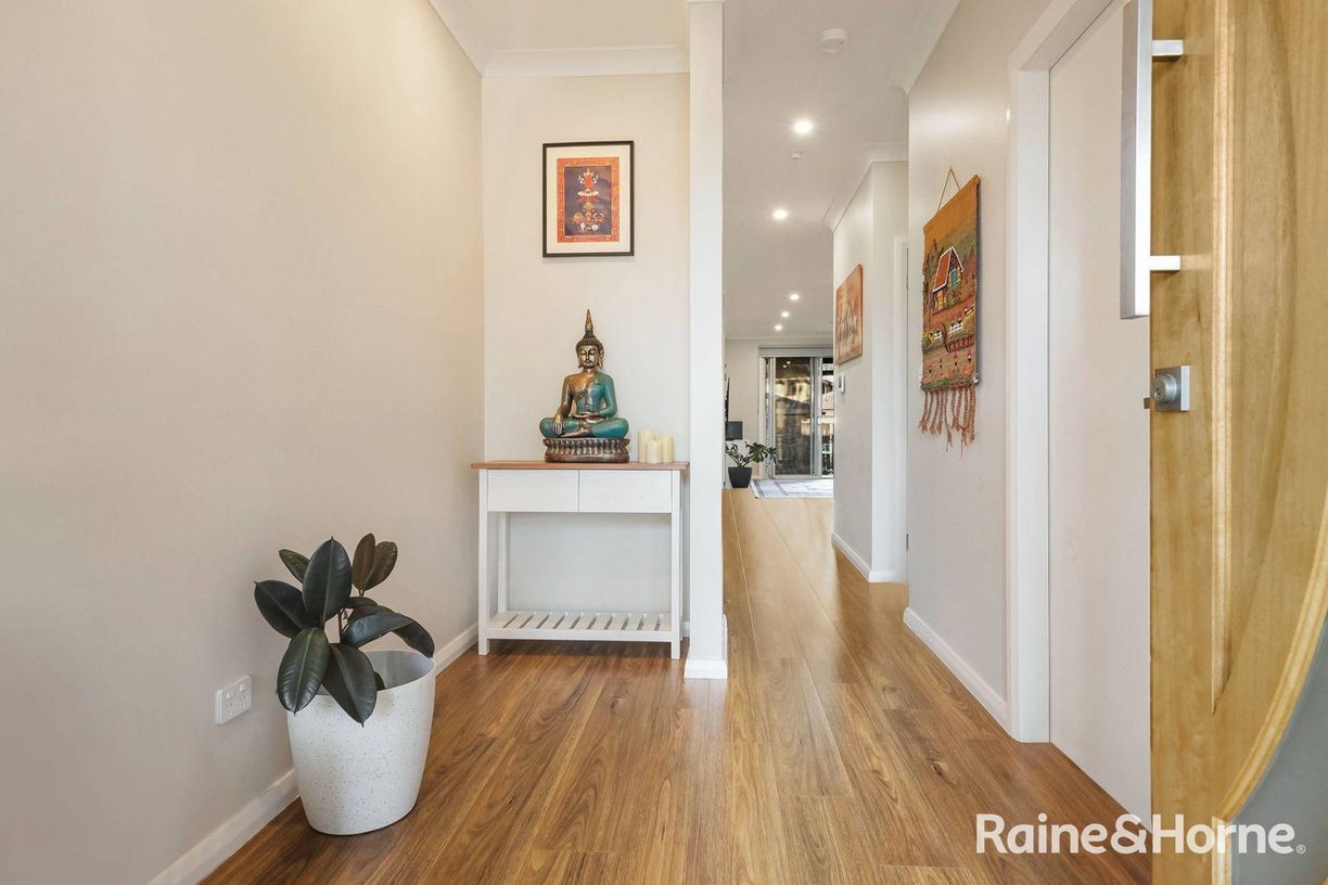 24 Amru Crescent — photo 11 of 14