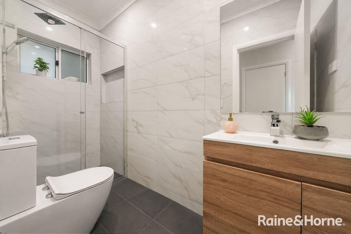 24 Amru Crescent — photo 12 of 14