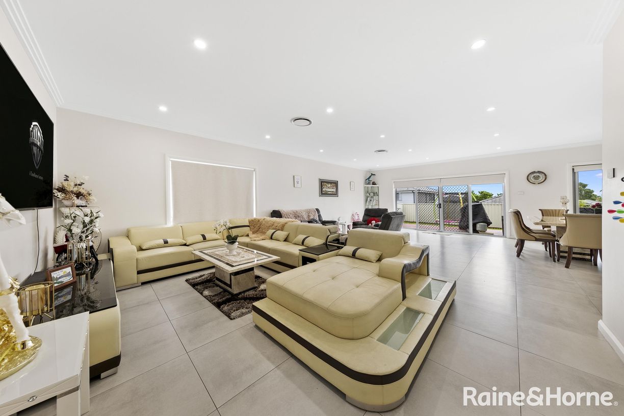 111 Skaife Street — photo 8 of 16