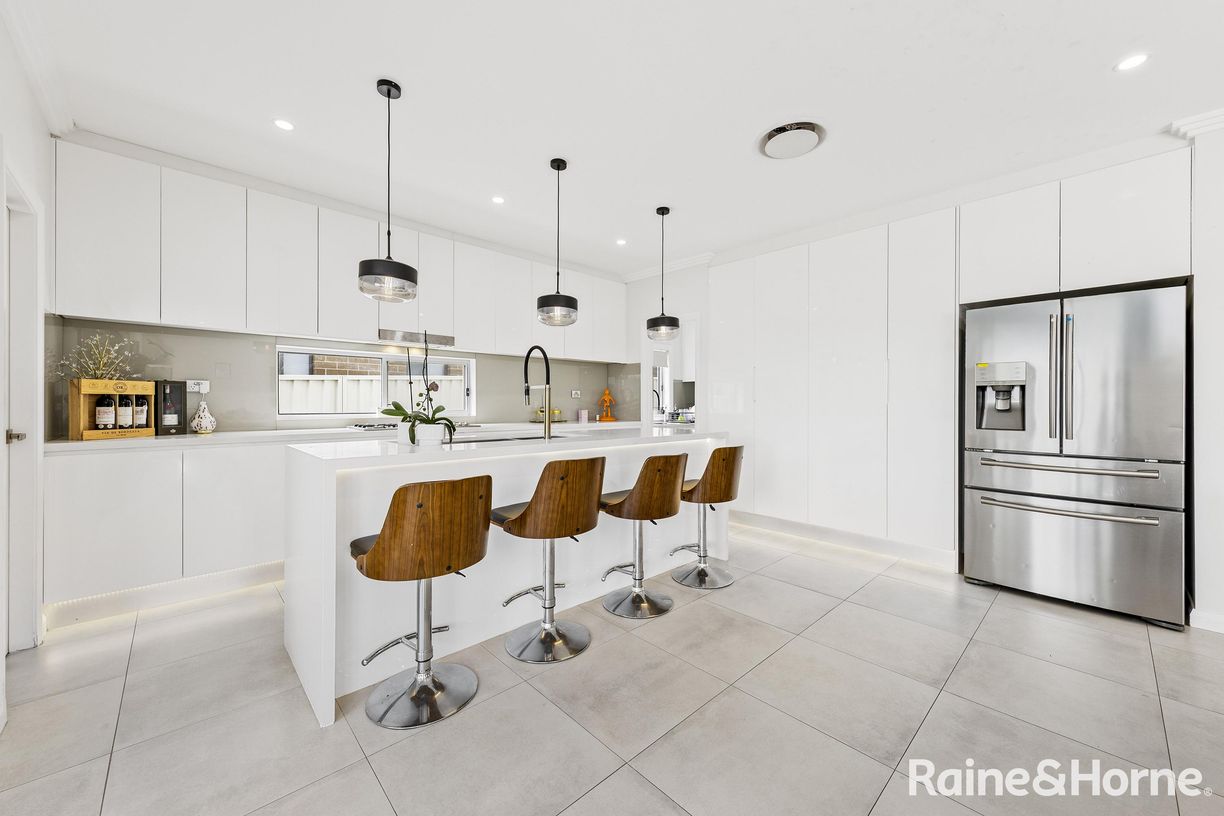 111 Skaife Street — photo 10 of 16