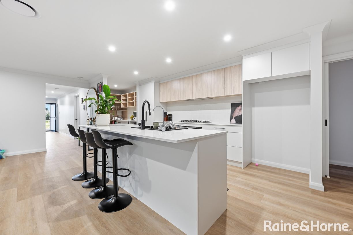 19 Montrose Street — photo 10 of 25