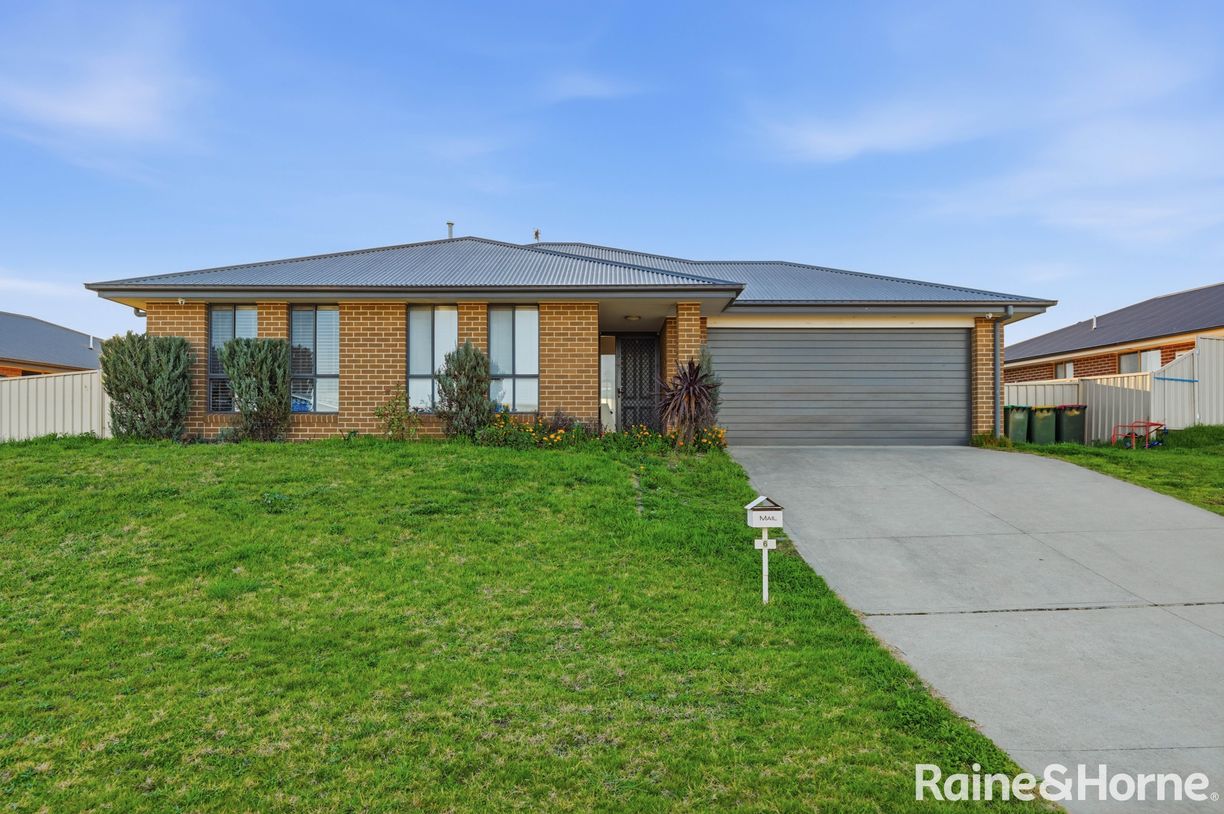 6 Sullivan Circuit — photo from Raine & Horne Leppington/Austral