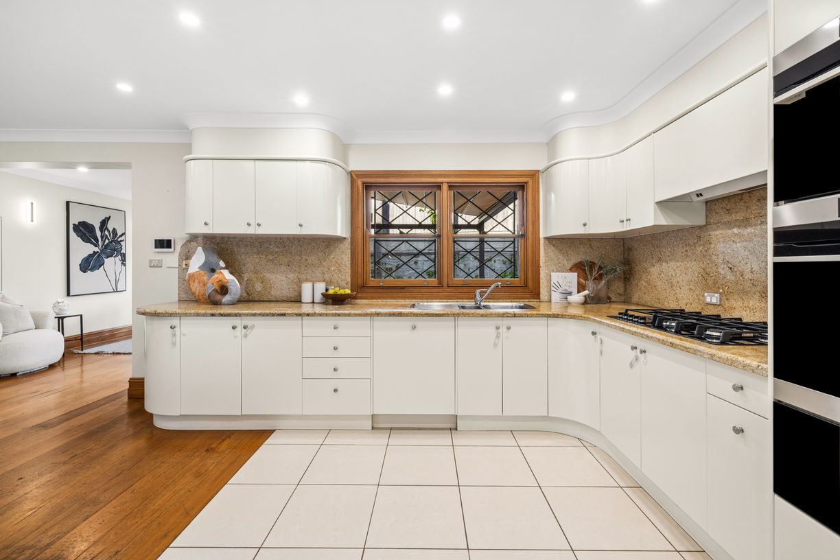 44 Carabella Street — photo 8 of 29