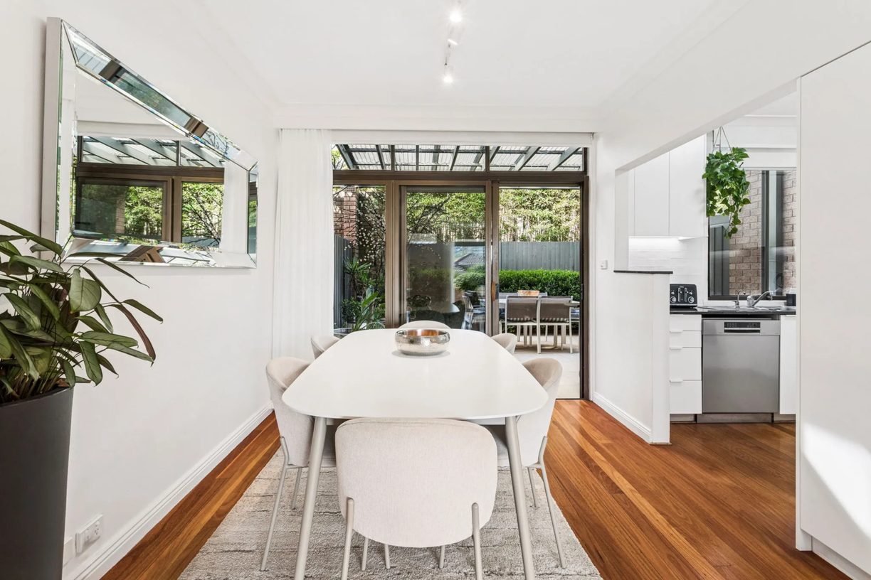 3/2 Hardie Street — photo 2 of 6