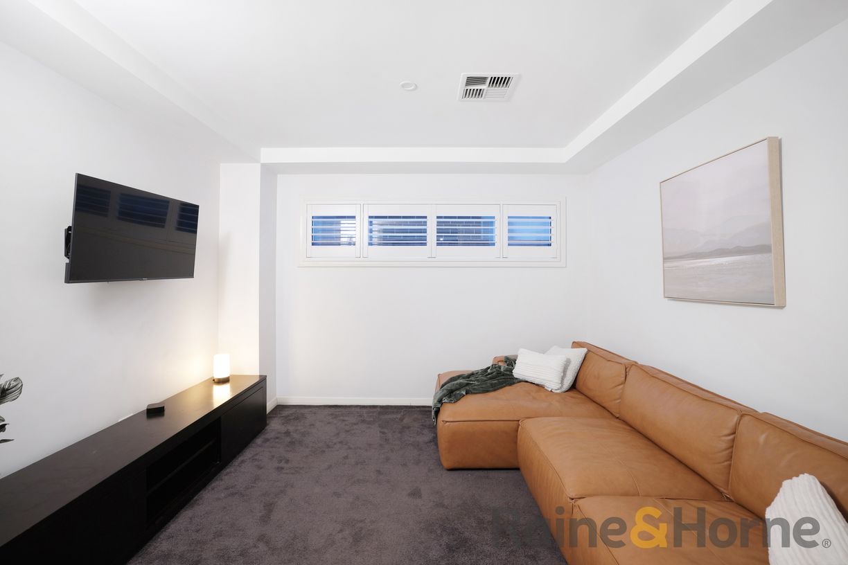 25 Glendiver Street — photo 3 of 28