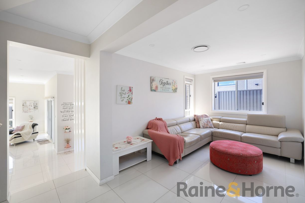 8 Barrett Street — photo 2 of 13