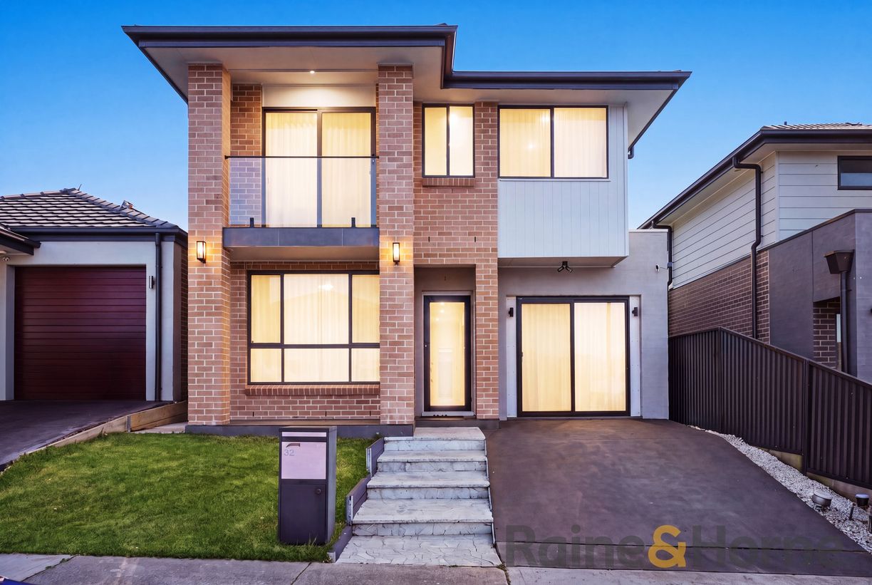32 Jonica Road — photo 2 of 22