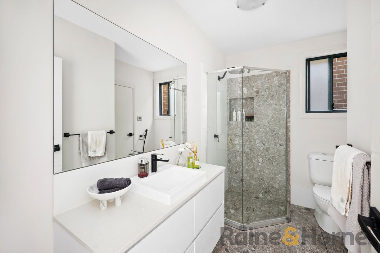 32 Jonica Road — photo 5 of 22