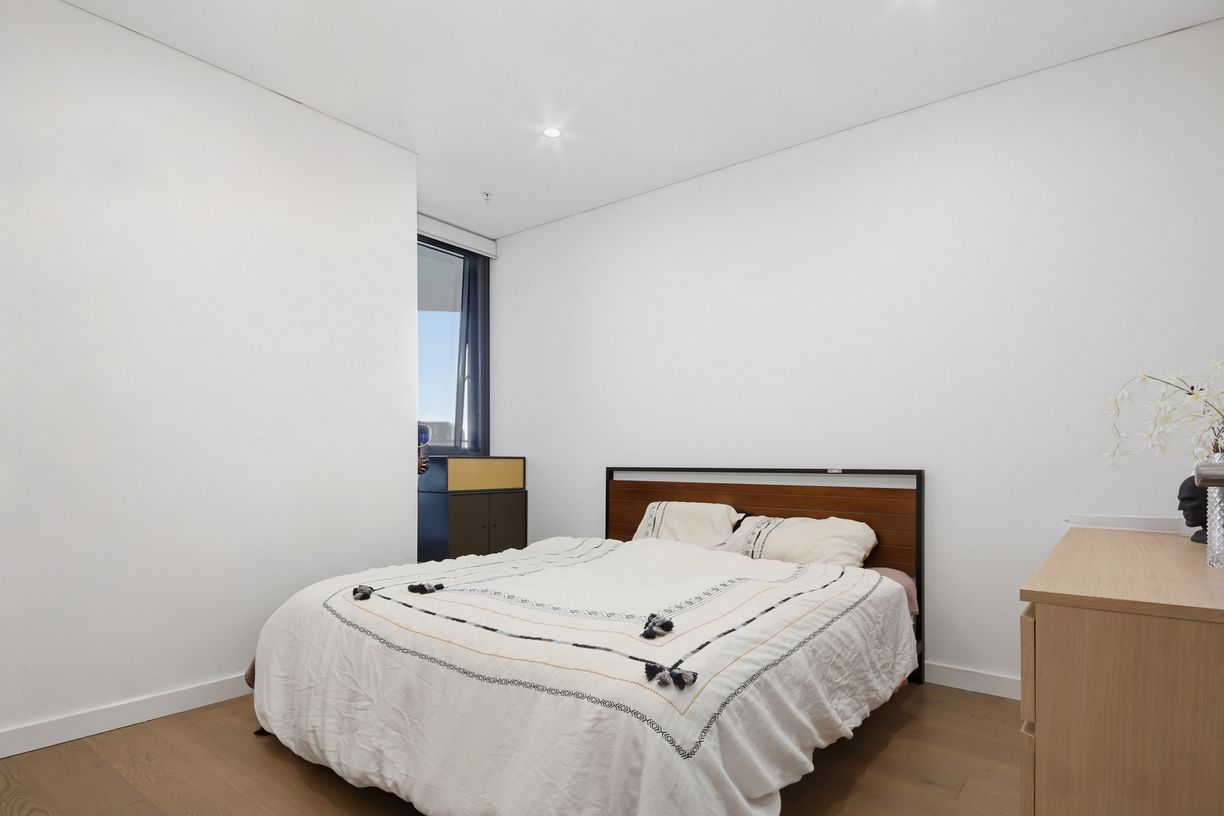 1305B/101 Waterloo Road — photo 3 of 8
