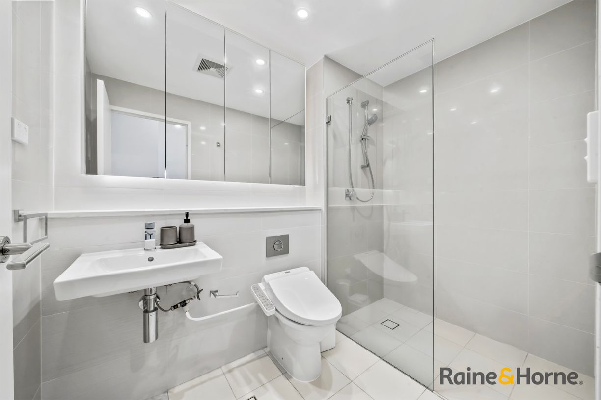 606a/12 Nancarrow Avenue — photo 10 of 16