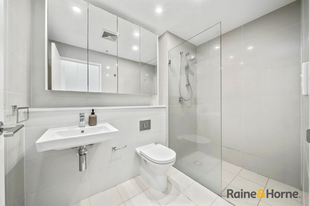 606a/12 Nancarrow Avenue — photo 11 of 16