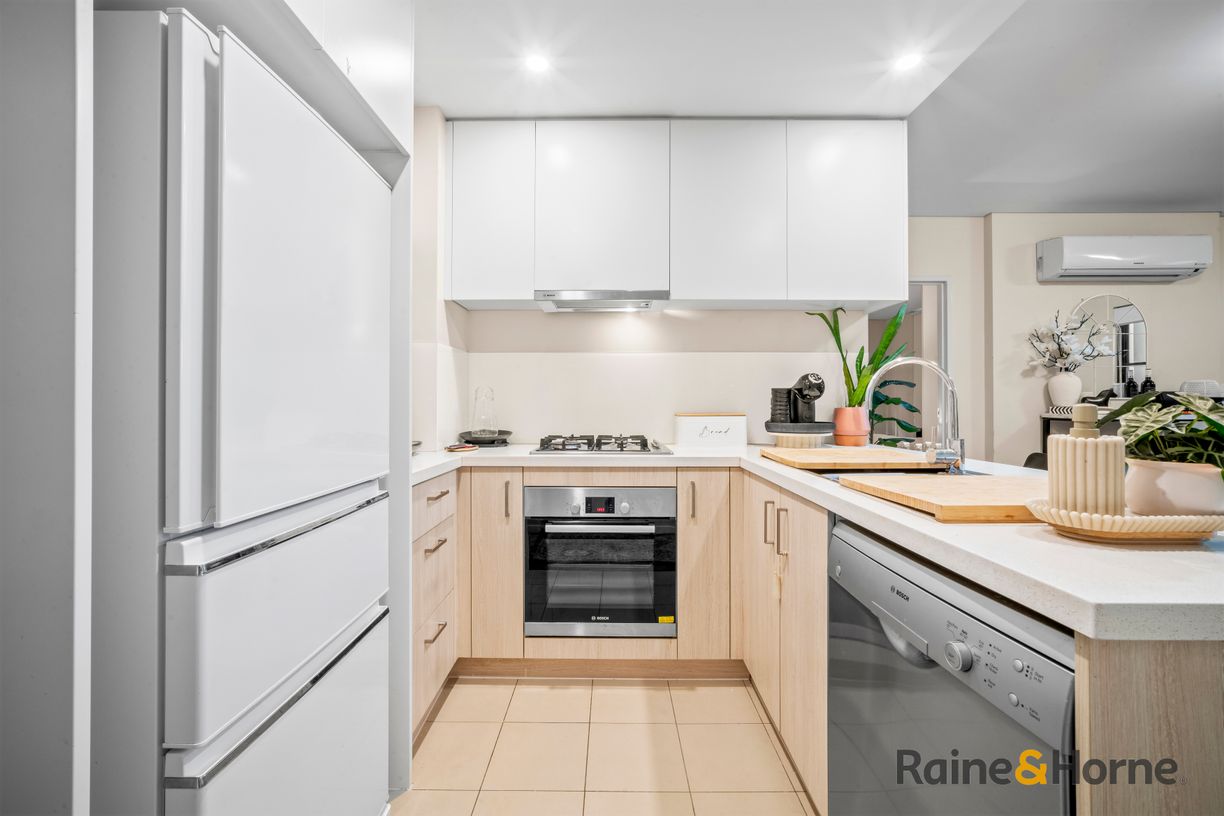 17/40-44 Edgeworth David Ave — photo 4 of 10