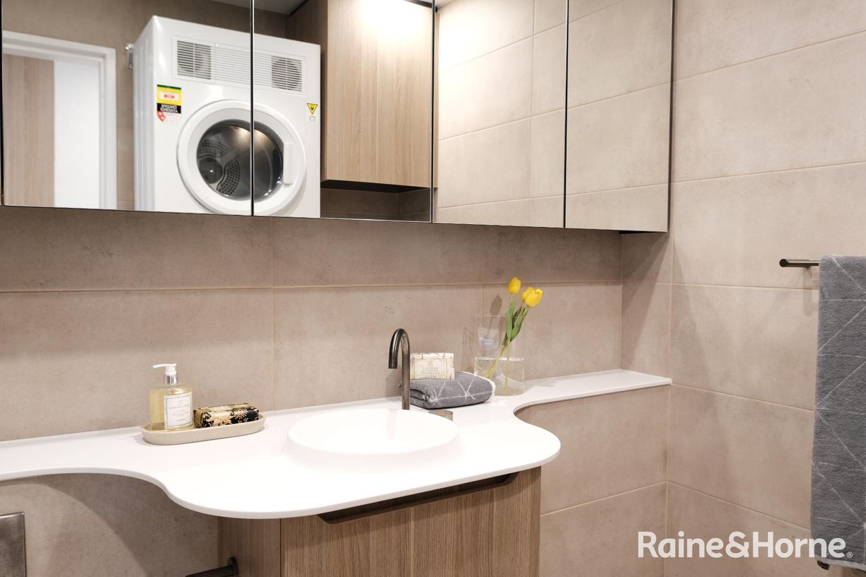 A902/82 Waterloo Road — photo 10 of 16