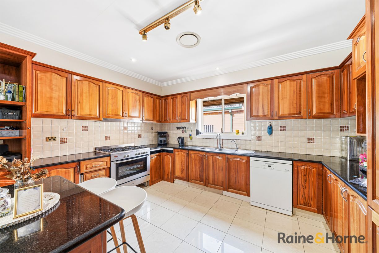 199 Robertson Street — photo 8 of 19