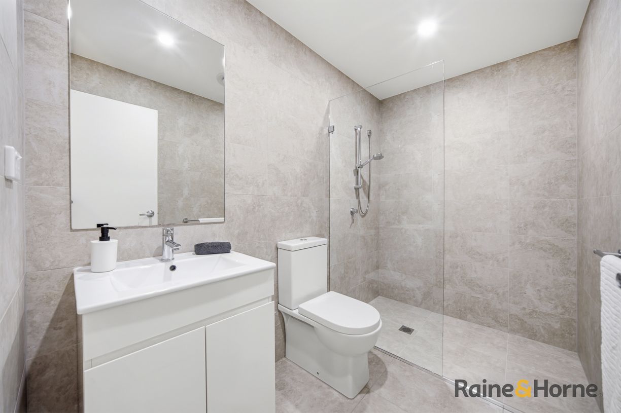 313/10 Carinya Street — photo 10 of 18