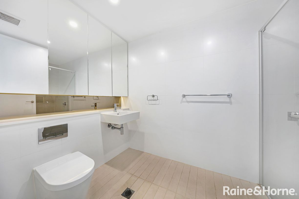 3417/2 Rothschild Avenue — photo 7 of 9