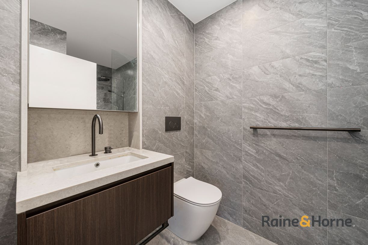 3205/88A Christie Street — photo 8 of 13