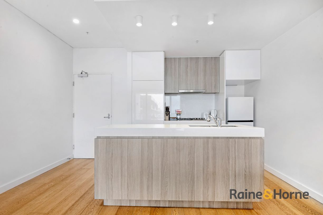 121/2-8 James Street — photo 3 of 11