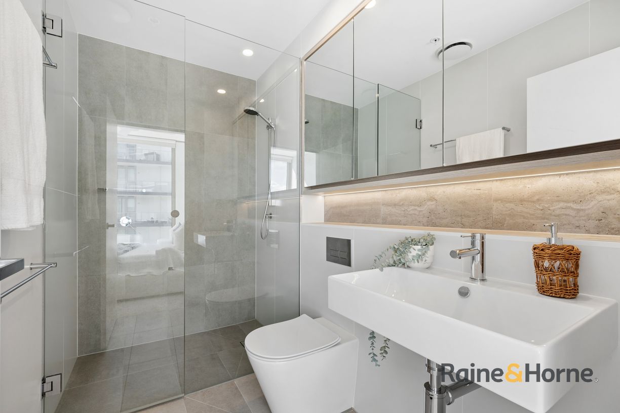 1605/8 Chambers Court — photo 5 of 21