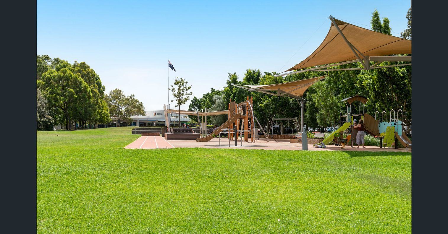 1/5 Sandpiper Crescent — photo 12 of 14