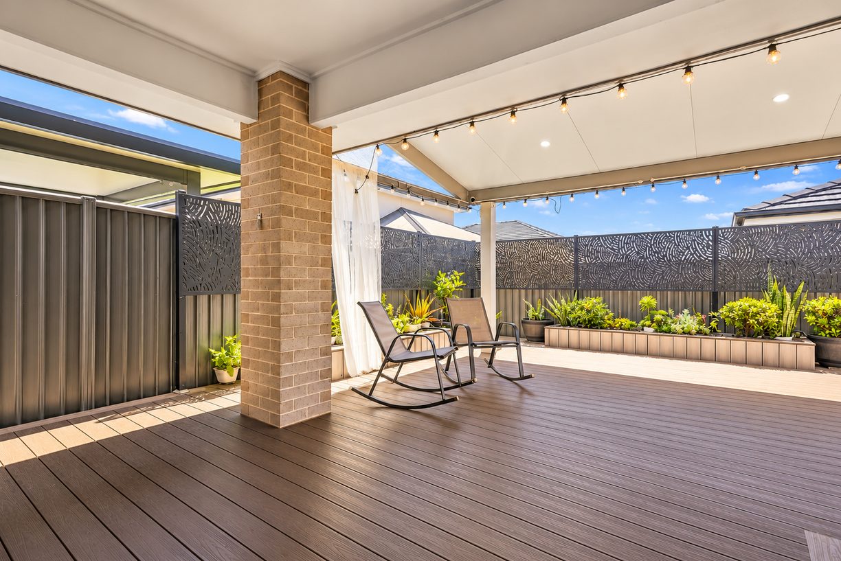 52 Versace Crescent (Melonba) — photo 2 of 10