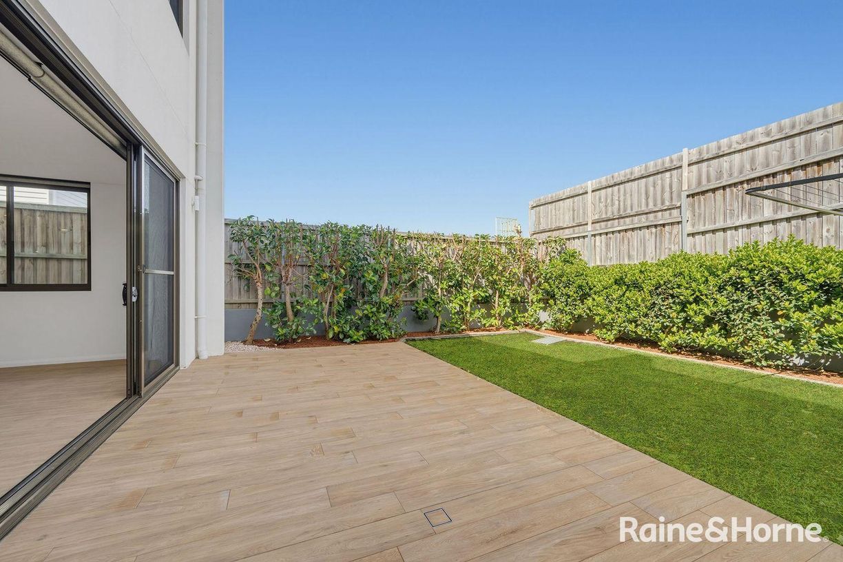 60 Whitewater Terrace — photo 7 of 19