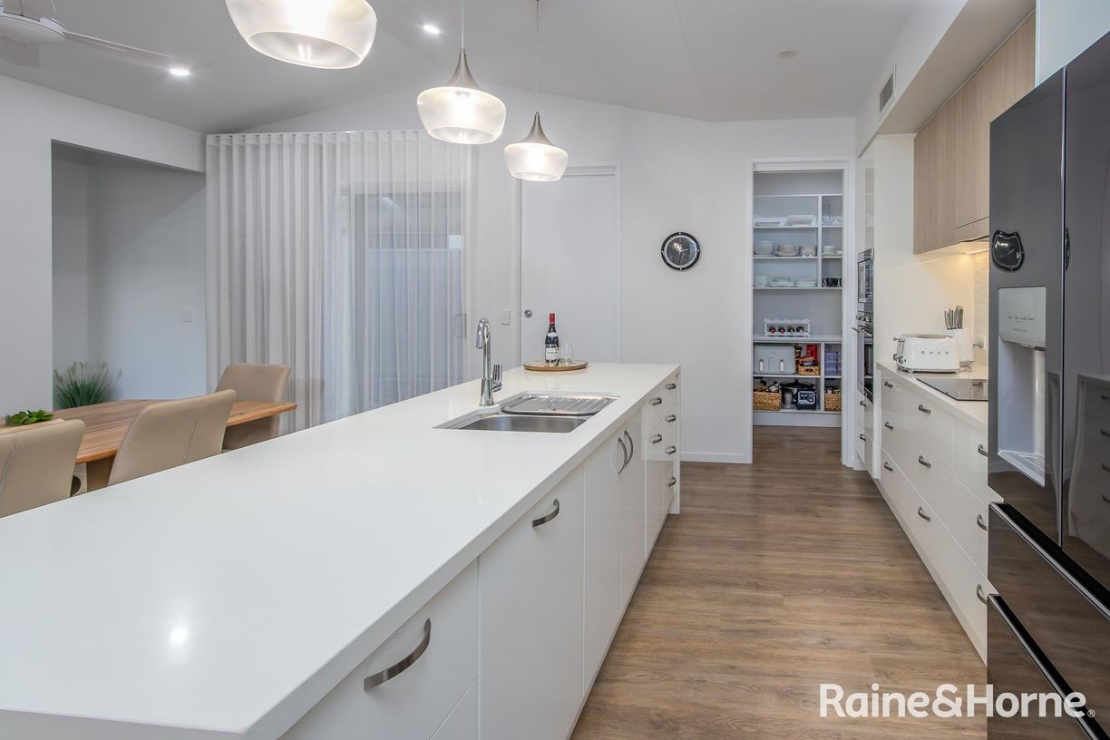 112/10 Citrine way 'Gemlife', Lake Cathie — photo 4 of 30
