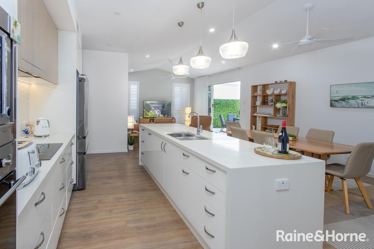 112/10 Citrine way 'Gemlife', Lake Cathie — photo 5 of 30