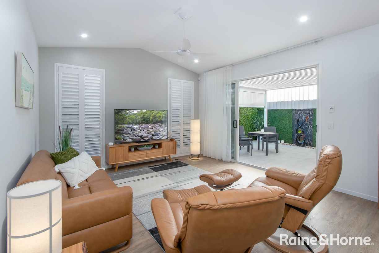 112/10 Citrine way 'Gemlife', Lake Cathie — photo 8 of 30
