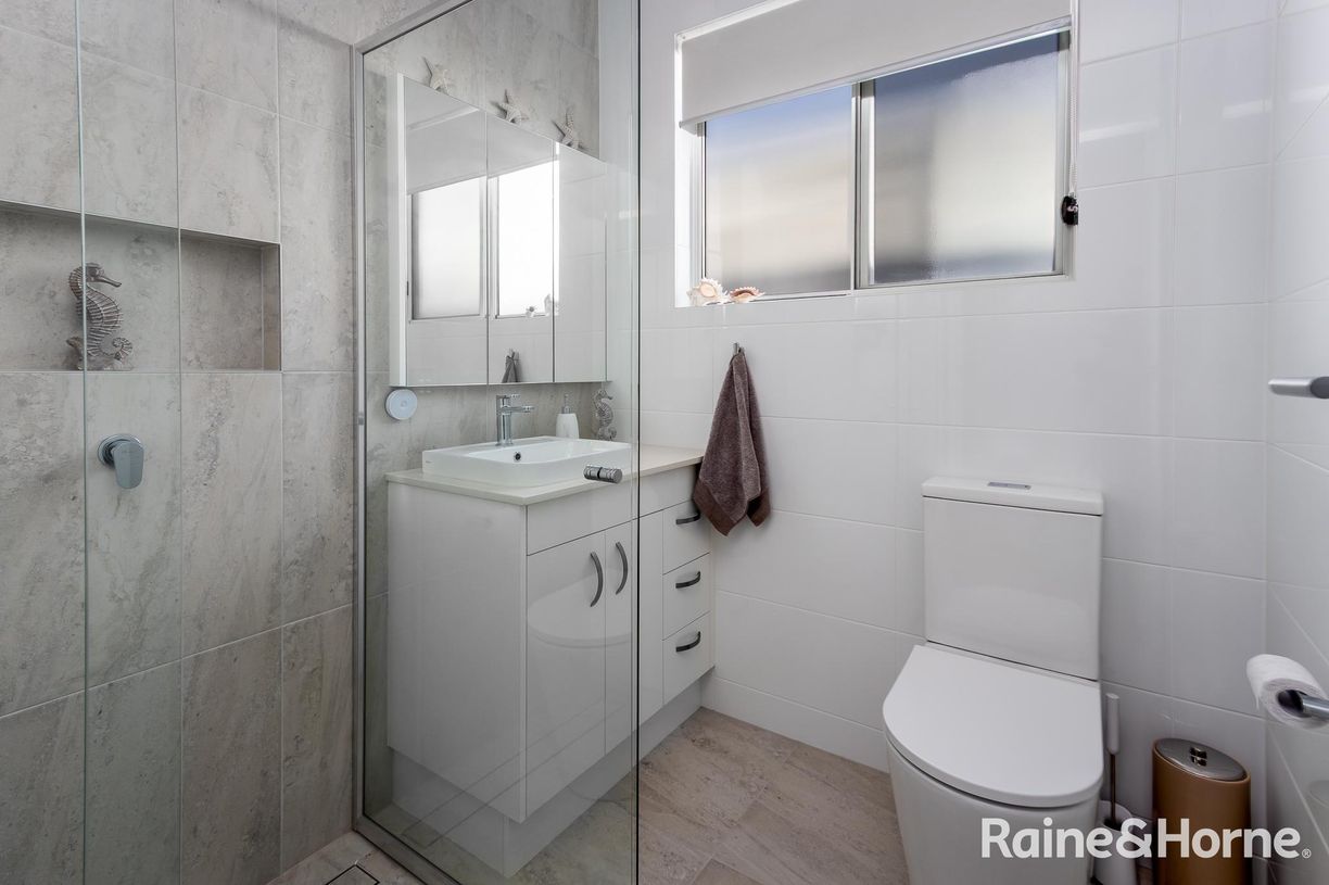 112/10 Citrine way 'Gemlife', Lake Cathie — photo 11 of 30