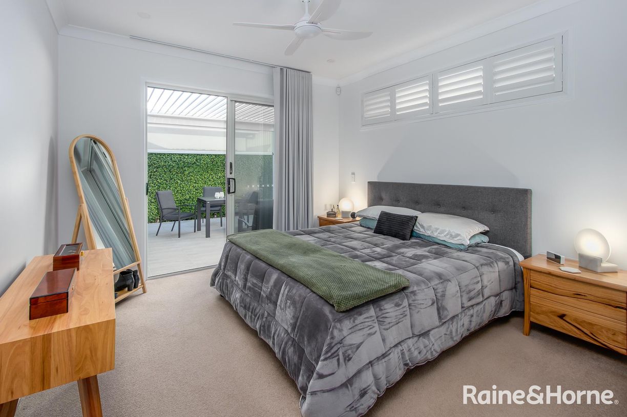 112/10 Citrine way 'Gemlife', Lake Cathie — photo 12 of 30
