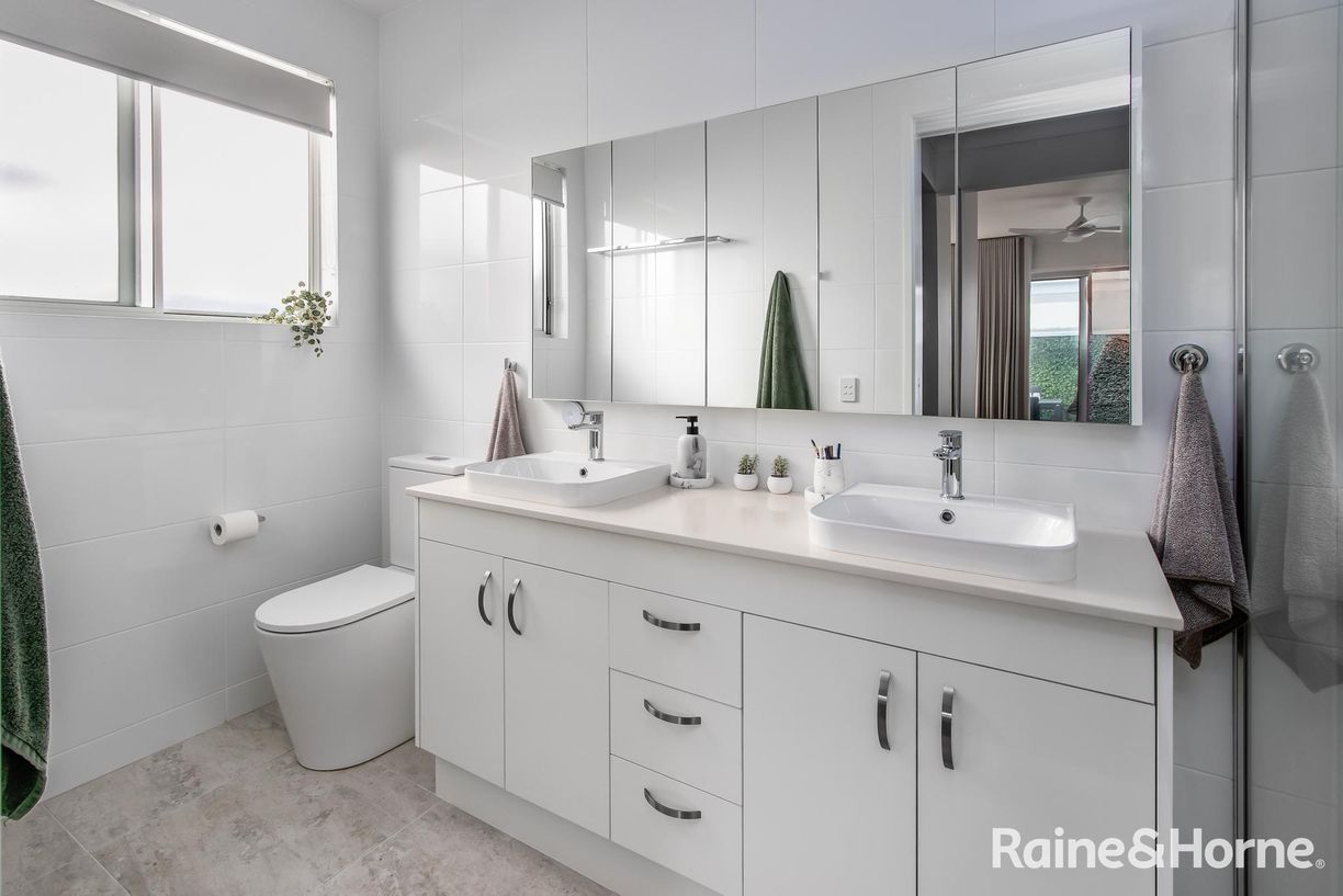 112/10 Citrine way 'Gemlife', Lake Cathie — photo 14 of 30