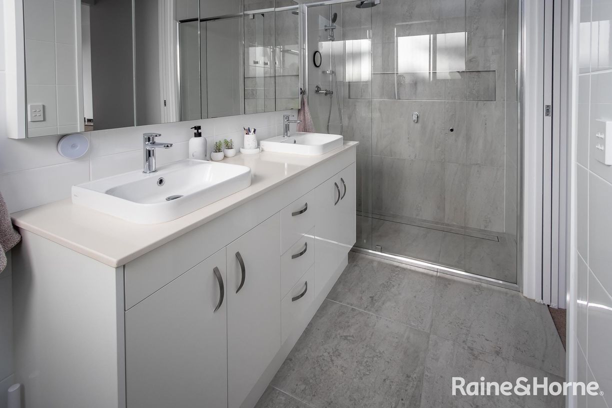 112/10 Citrine way 'Gemlife', Lake Cathie — photo 15 of 30
