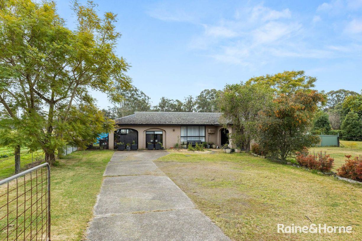 23 Ferodale Road — photo 3 of 22