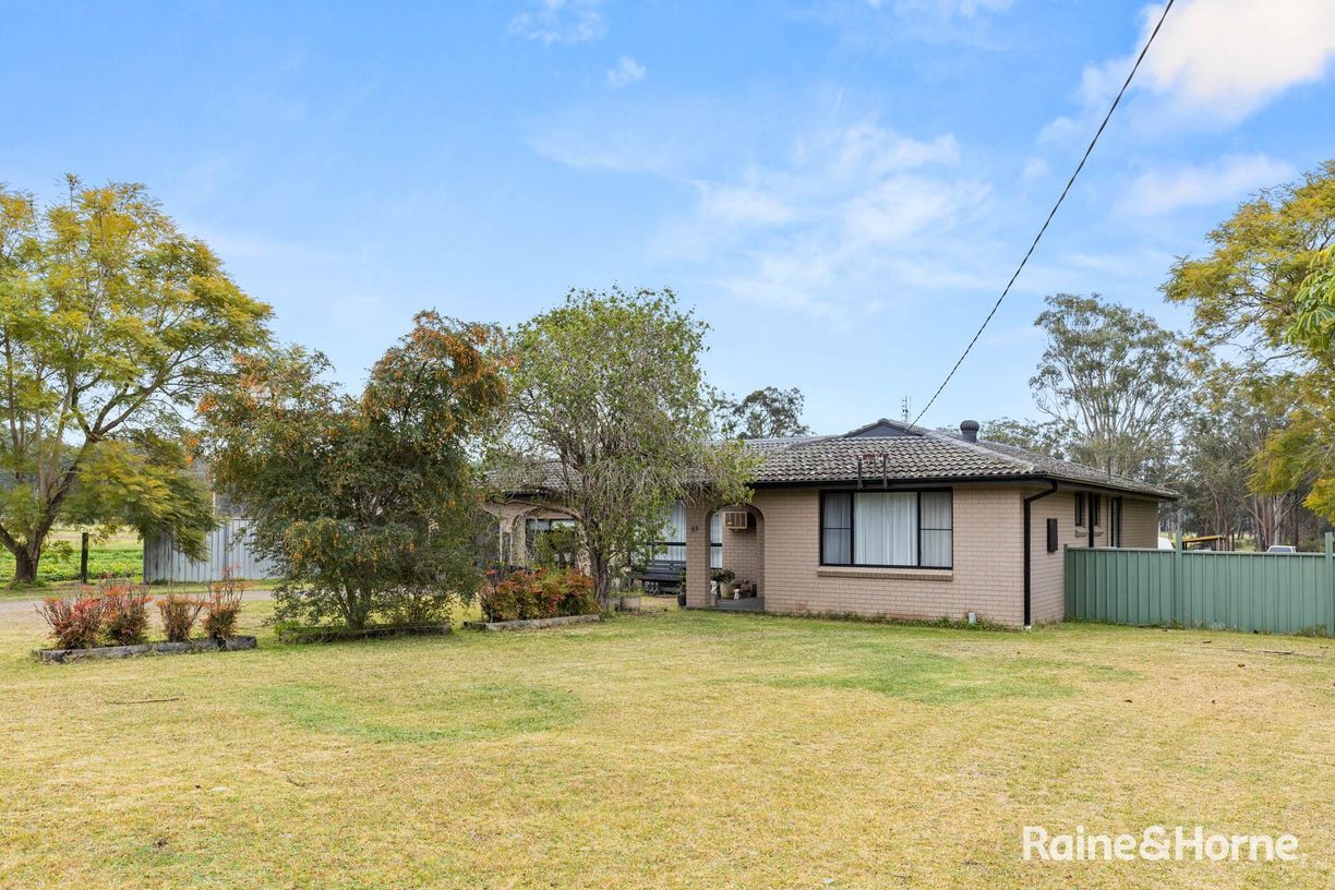 23 Ferodale Road — photo 2 of 22