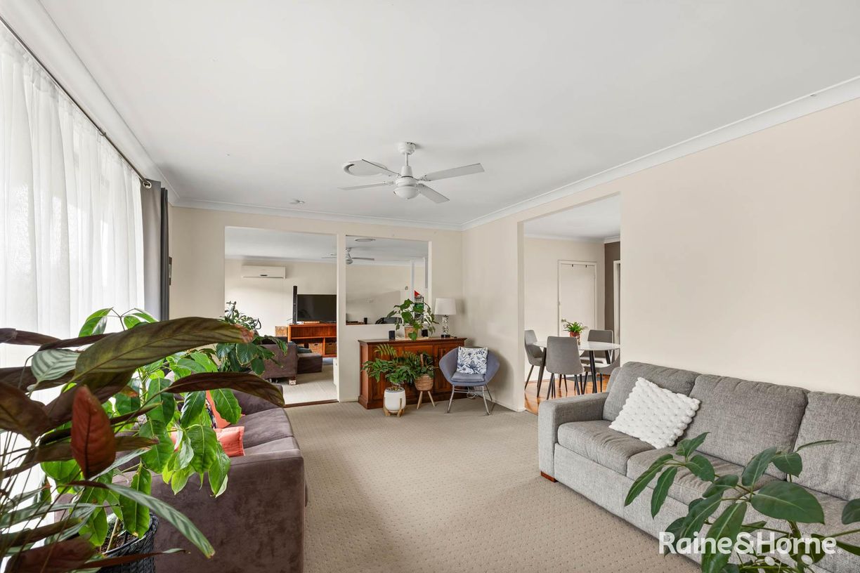 23 Ferodale Road — photo 4 of 22