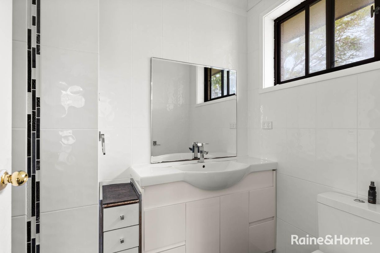 23 Ferodale Road — photo 8 of 22