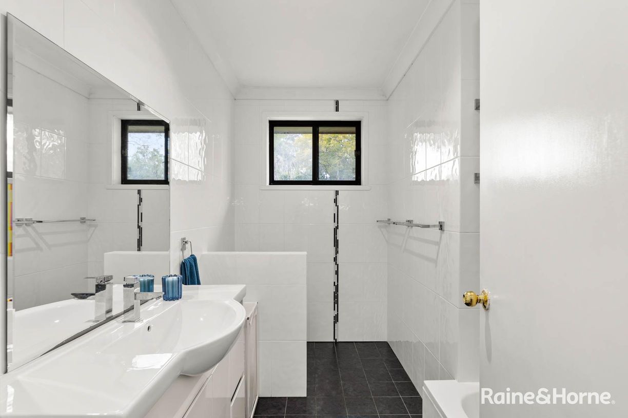 23 Ferodale Road — photo 10 of 22