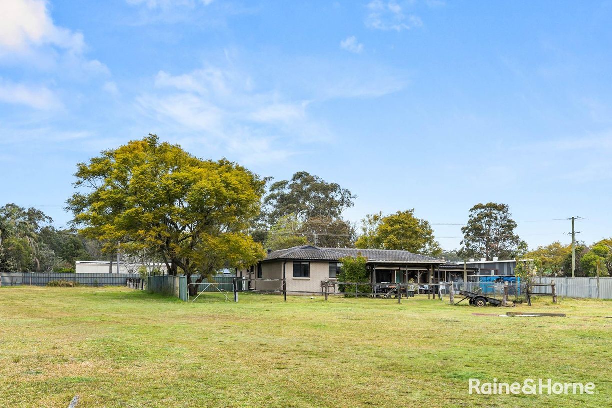 23 Ferodale Road — photo 11 of 22