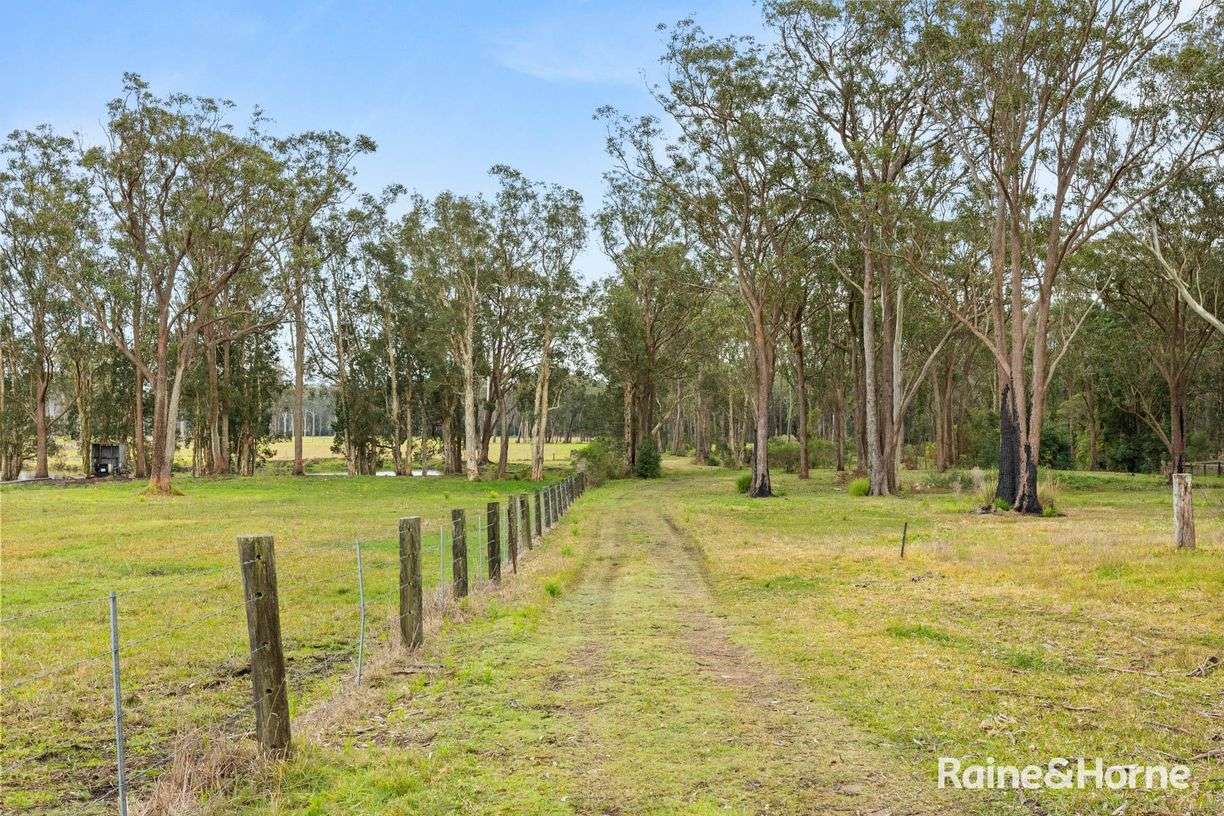 23 Ferodale Road — photo 12 of 22
