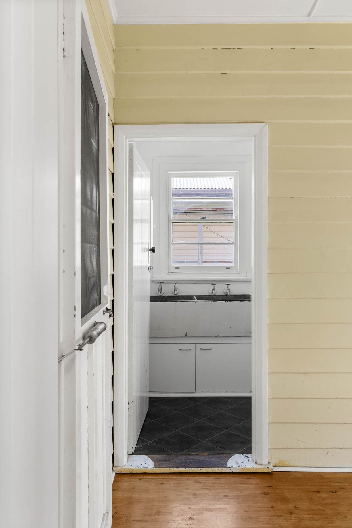 380 Main Road — photo 10 of 16