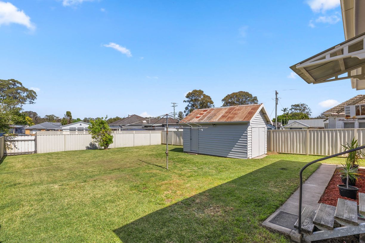 380 Main Road — photo 12 of 16