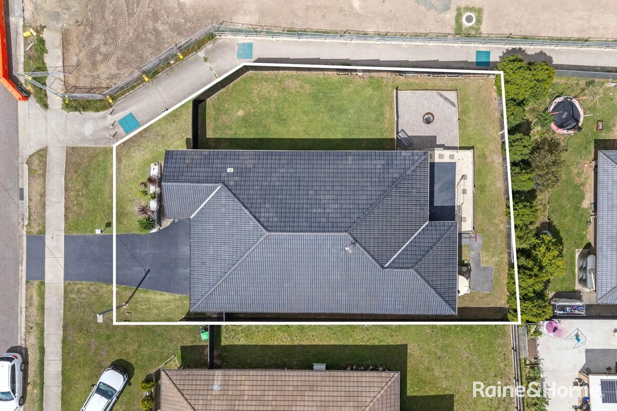 8 Russell Street — photo 15 of 18