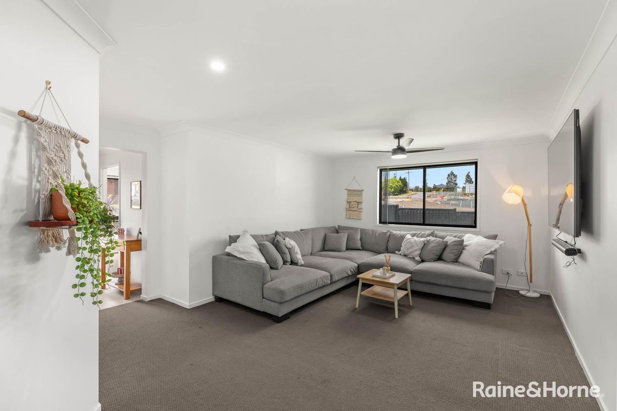 8 Russell Street — photo 2 of 18
