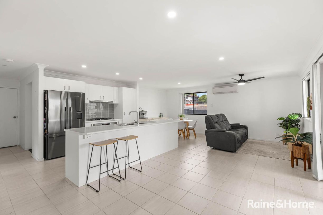 8 Russell Street — photo 3 of 18