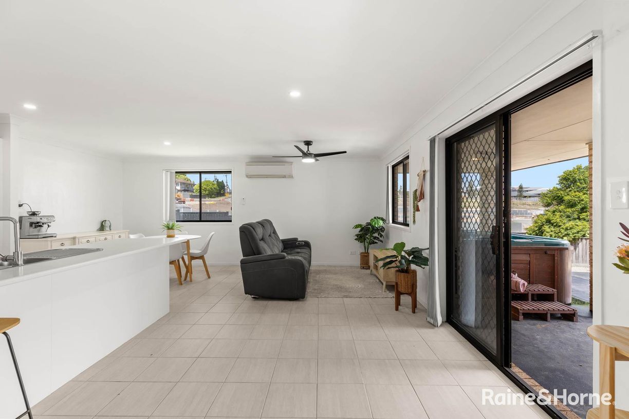 8 Russell Street — photo 5 of 18