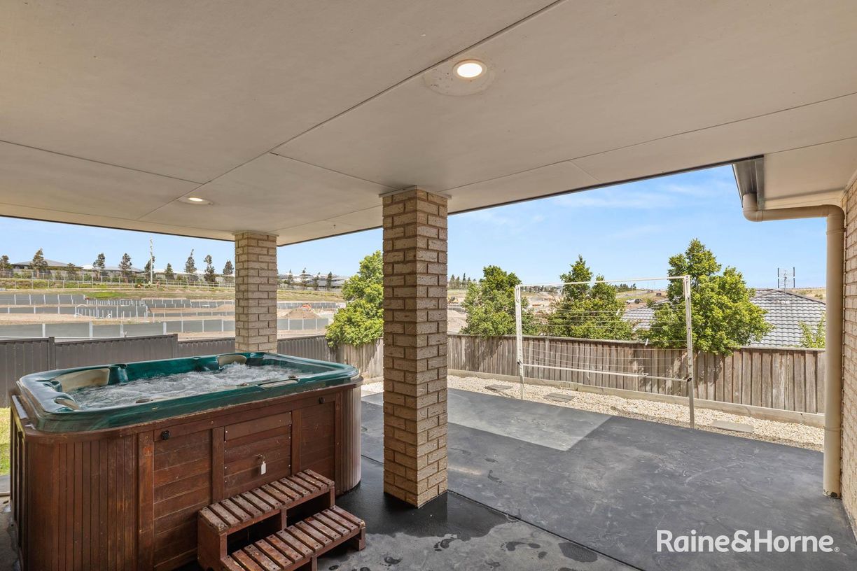 8 Russell Street — photo 14 of 18