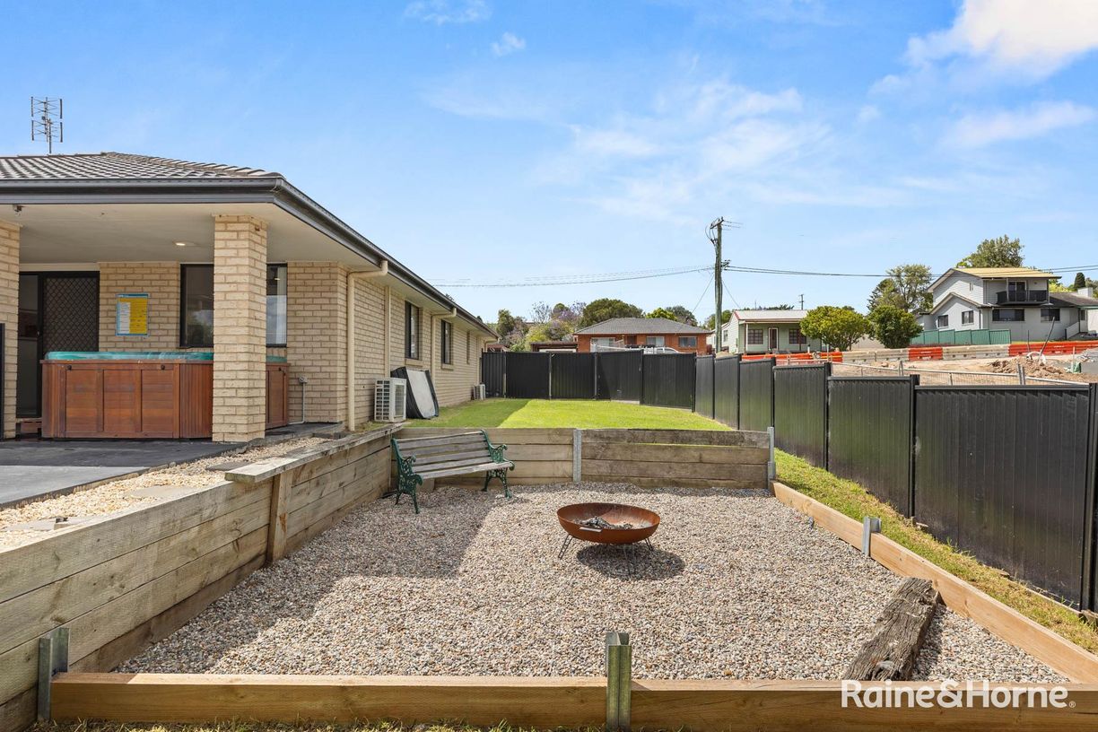 8 Russell Street — photo 12 of 18