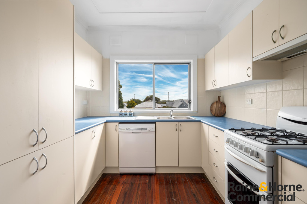 152 Myall Street — photo 10 of 21